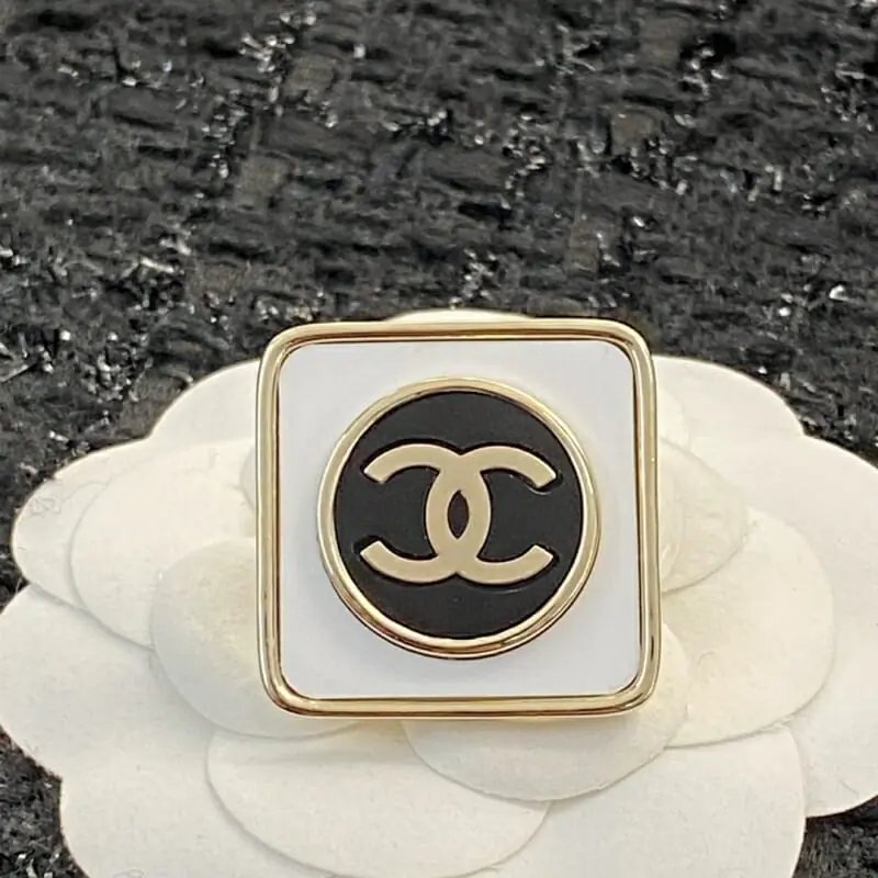 chanel brooches pour femme s_12341ba3